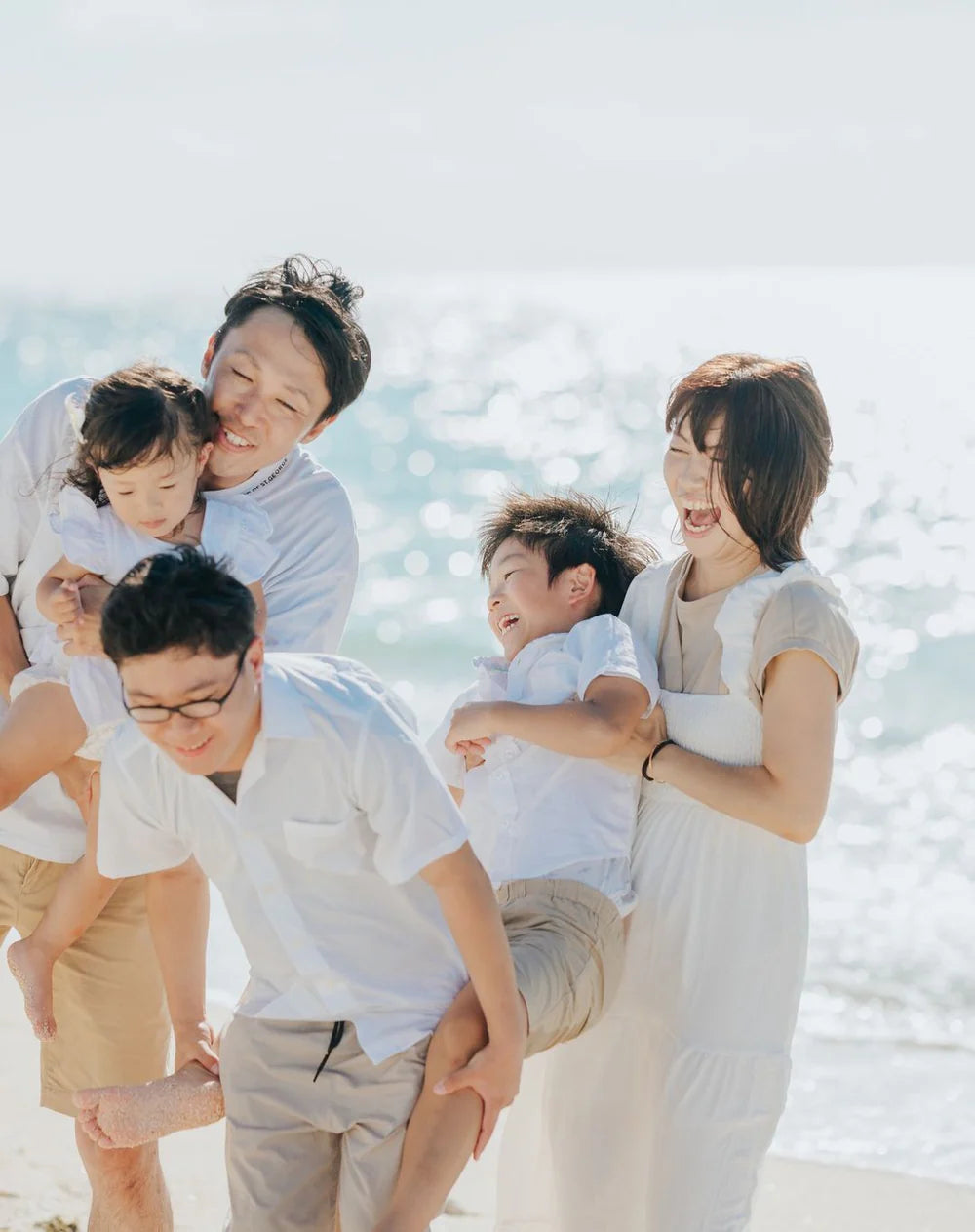 💙 捕捉沖繩夏日光芒:全家海灘攝影.留住幸福瞬間