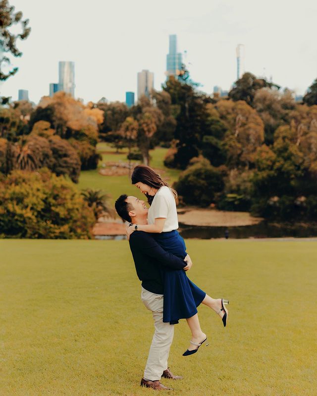 墨爾本浪漫時刻:與 Chrys 的一小時情侶攝影體驗