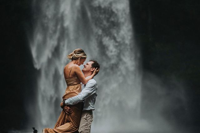 Nung Waterfall Cuple Photoshoot