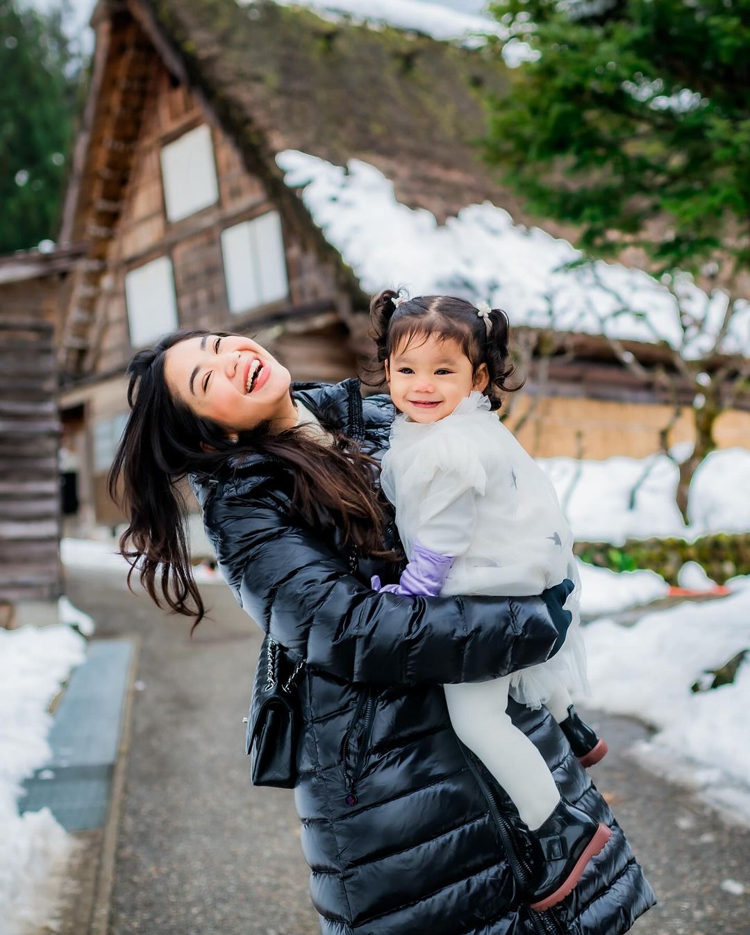夢幻秘境白川鄉合掌村:Anna為你定格家庭幸福瞬間