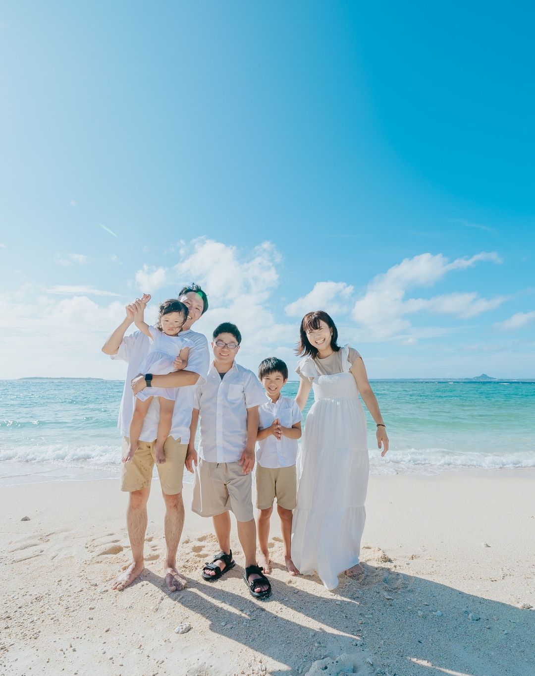 冲繩瀨底海灘:Taira捕捉珍貴家庭時刻