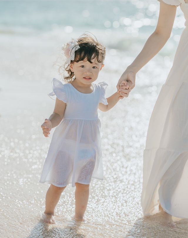 冲繩瀨底海灘:Taira捕捉珍貴家庭時刻
