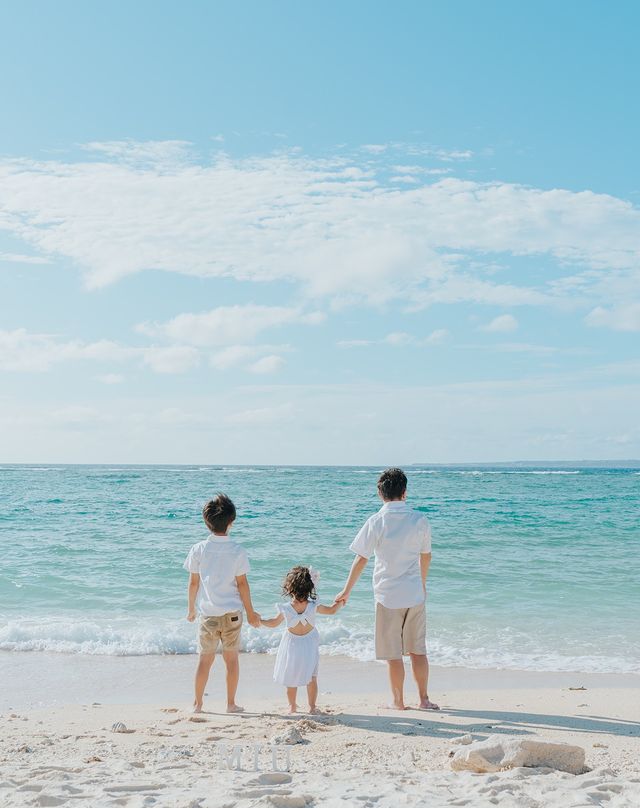 冲繩瀨底海灘:Taira捕捉珍貴家庭時刻