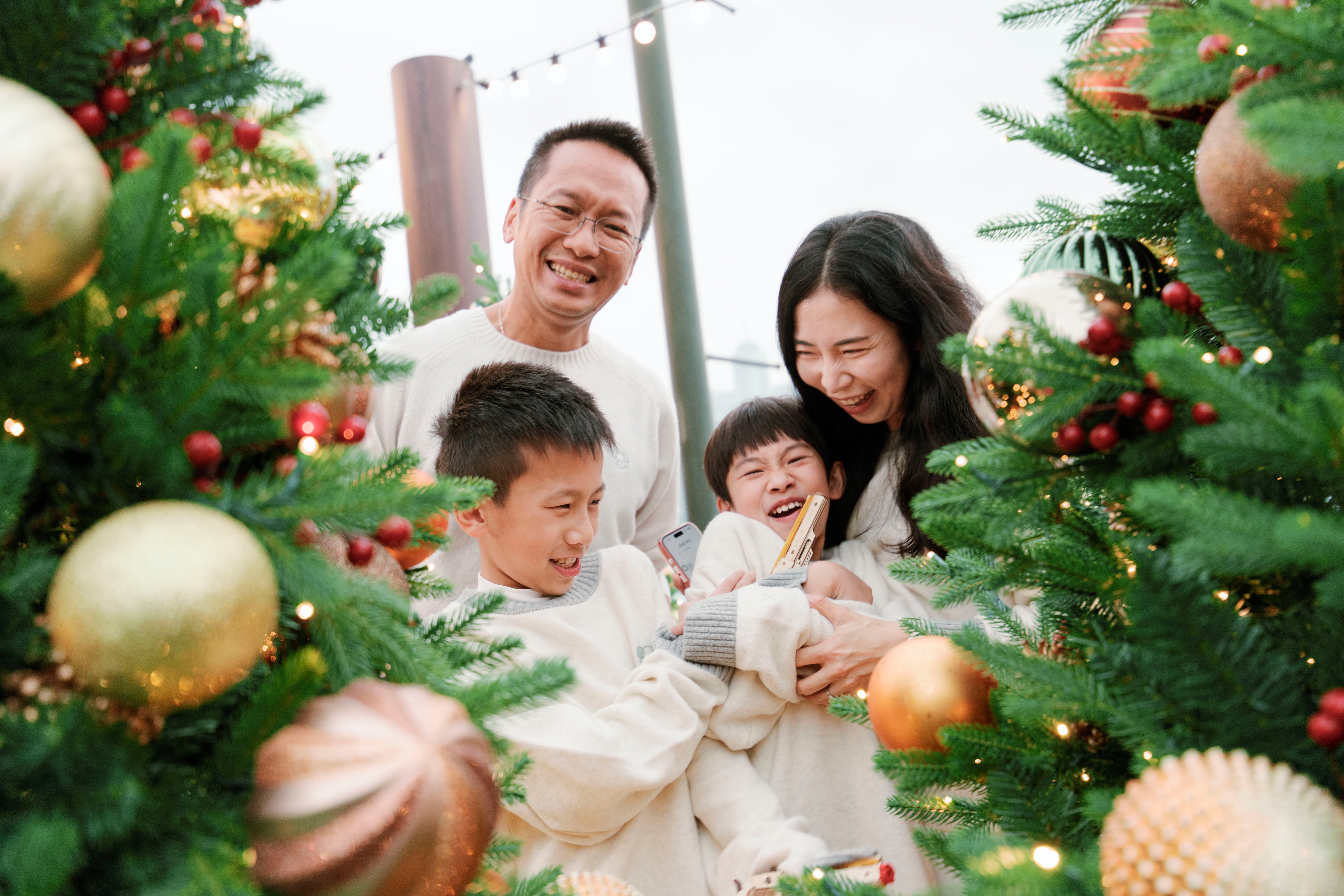 執手相伴,香港為家 : Leo 鏡頭下的家庭時光