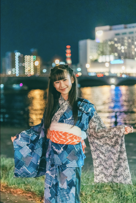 夜遊新潟:Aki定格女生最美瞬間