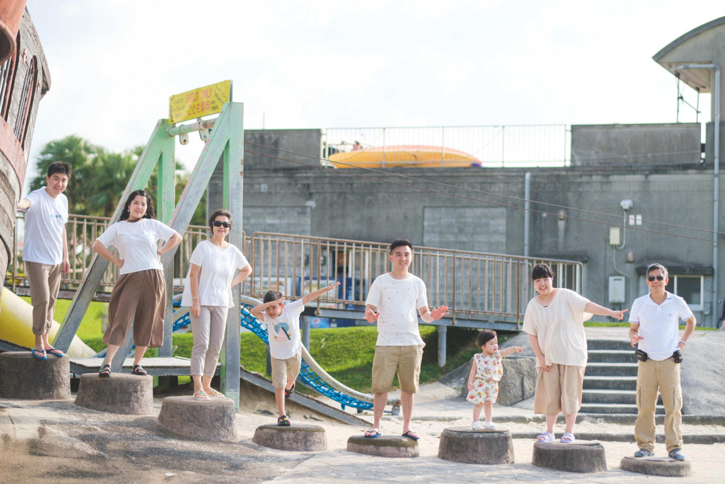 Family Photoshoot in Okinawa | Okinawa Seaside Photographer Japan