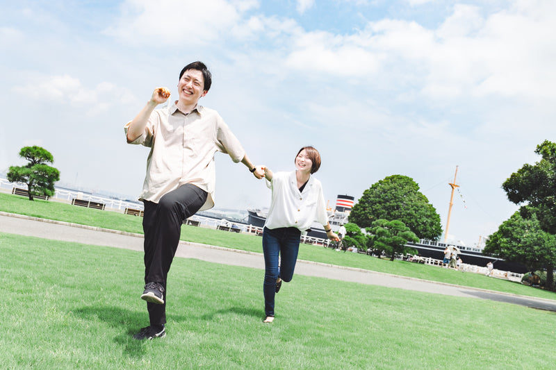 愉悅散策｜城市綠洲風光｜歡樂青春情侶照｜Joyful Stroll | Urban Oasis Scenery | Happy Youthful Couple Portrait