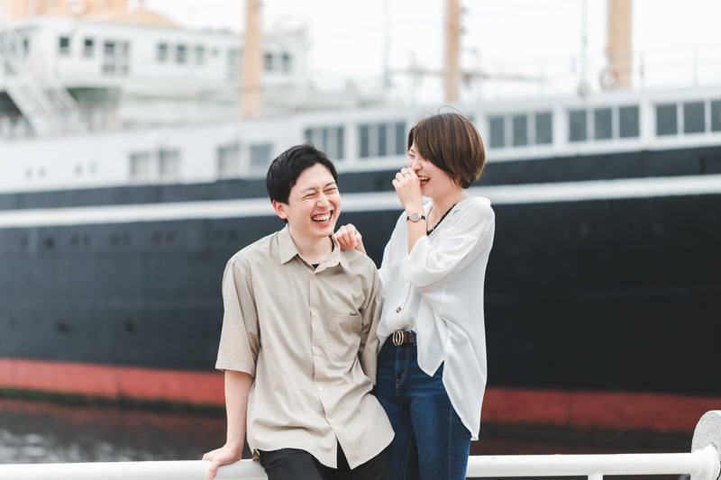 歡樂時光｜港邊戲水享受｜青春年少寫真｜Joyful Harbor Moment | Playful Cruise Fun | Youthful Couple Portrait