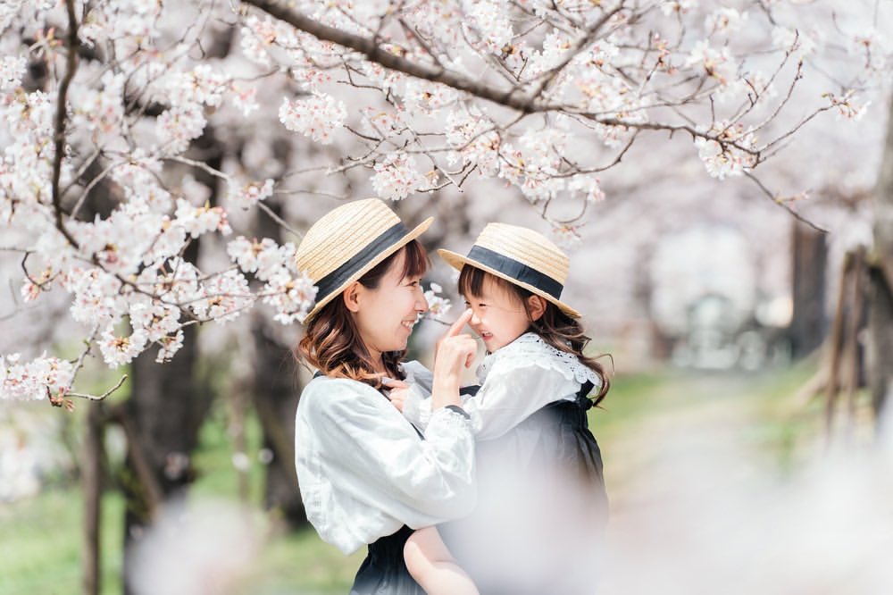 廣島櫻花樹下：Ericka捕捉珍貴家庭時刻