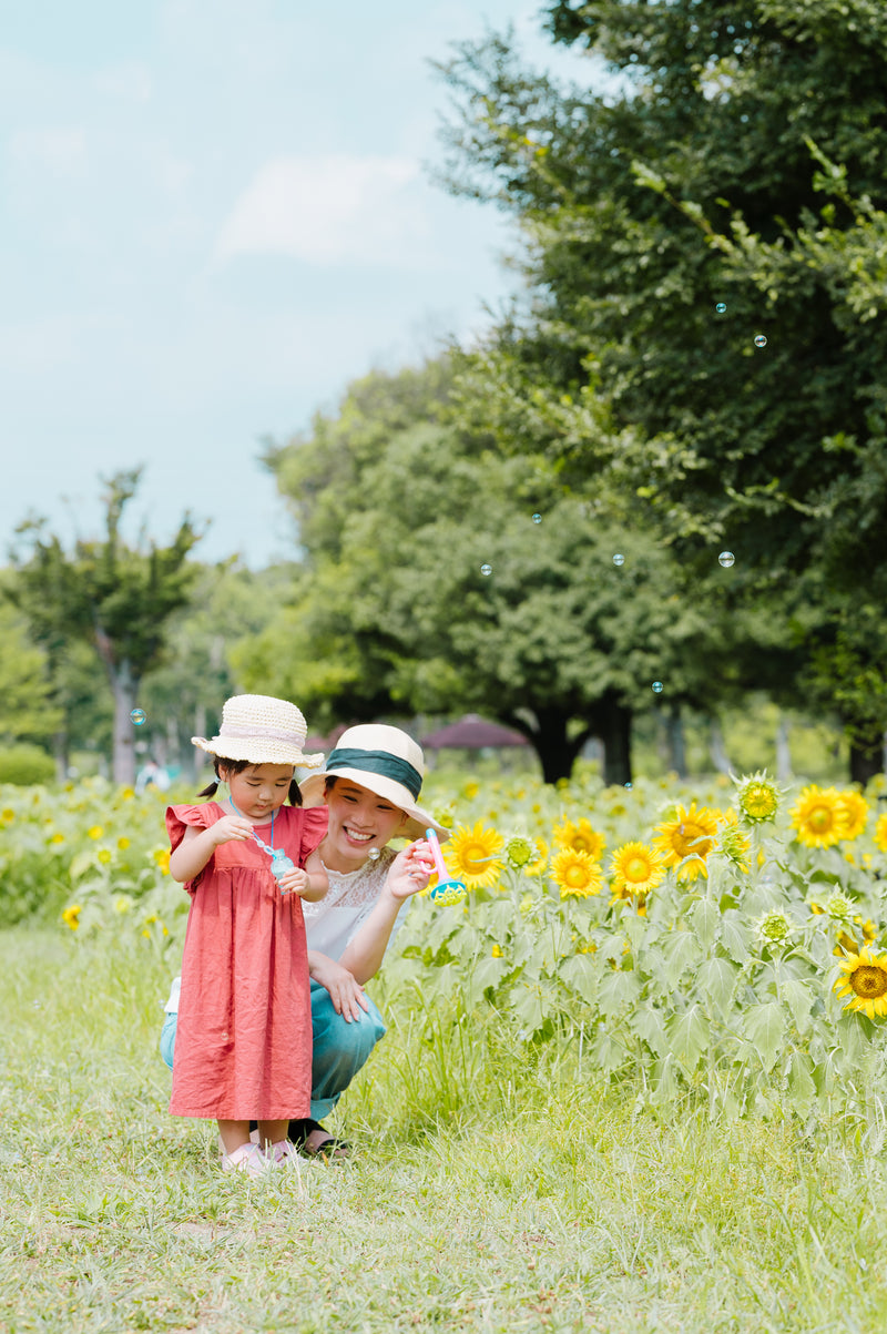 Misa在大阪服部綠地公園的向日葵家庭攝影