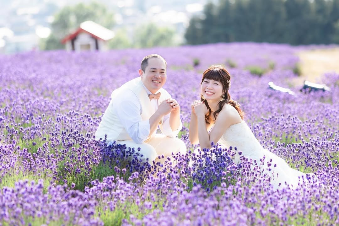 在北海道花開的天空下求婚：與 Yuko 定格愛的永恆起點