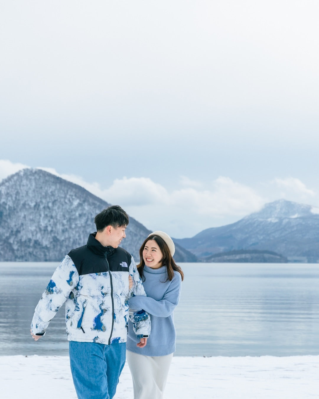 讓北海道的冬日浪漫，擁抱你們的愛情：Yuko 情侶寫真體驗
